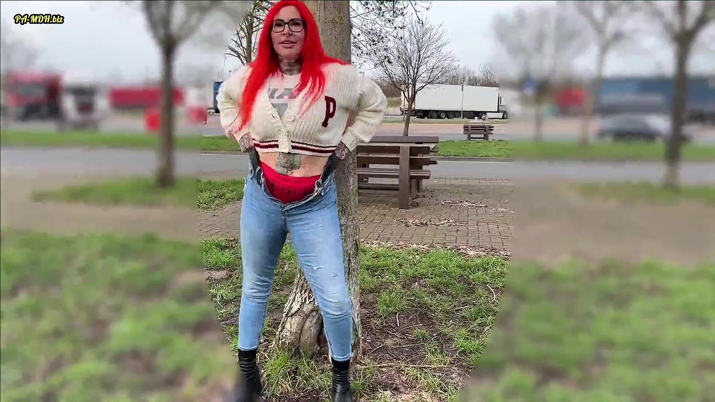 355Cat Coxx Public s an der A2