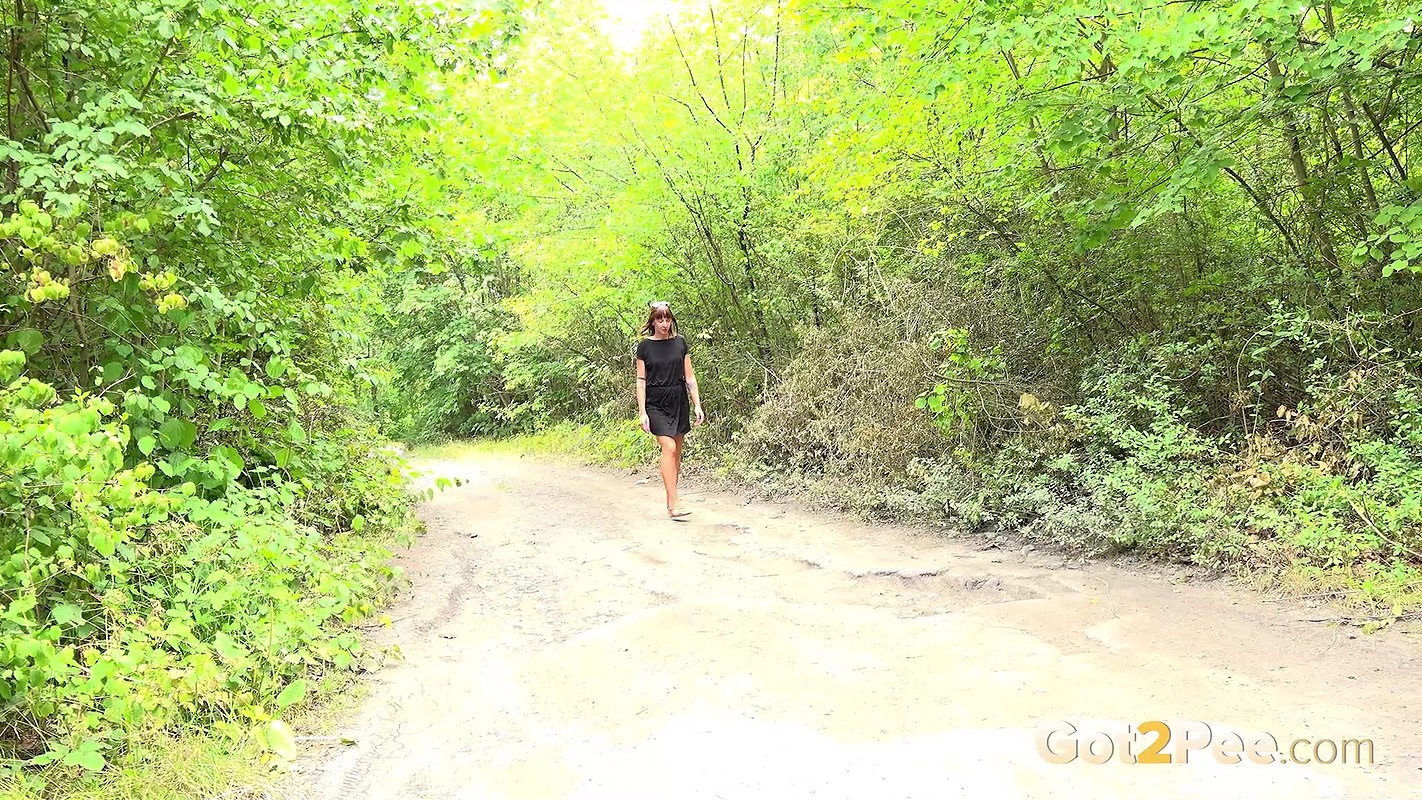 Aiming For The Hole Got2Pee