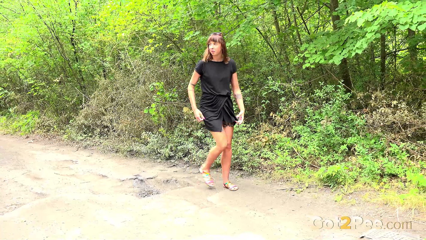 Aiming For The Hole Got2Pee