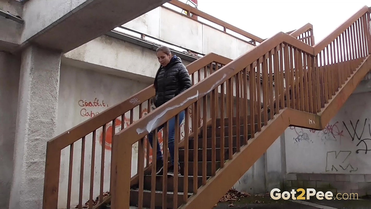 Antonia Looks Around 1080p Got2Pee Com