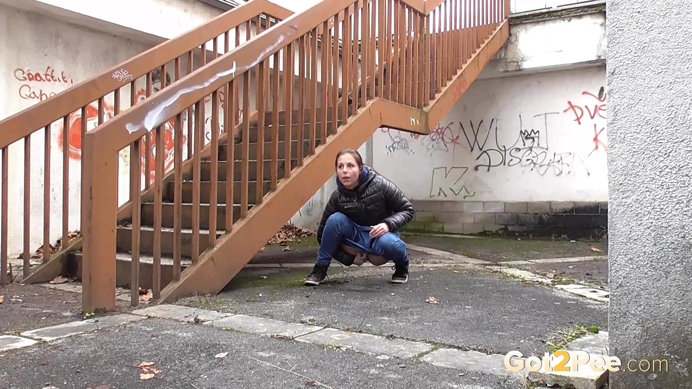 Antonia Looks Around 1080p Got2Pee Com