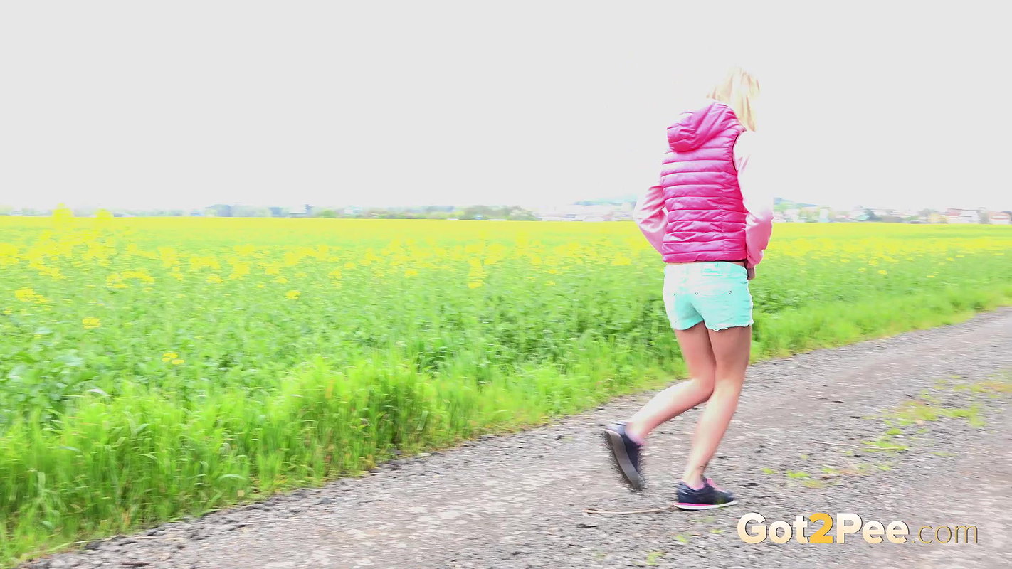 Blonde Pissing On Tiptoes 1080p Got2Pee