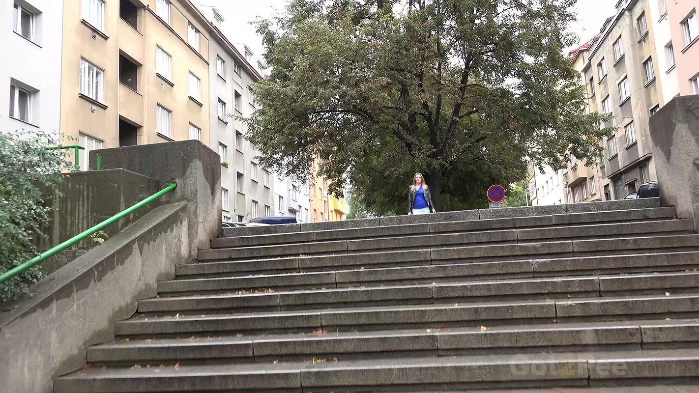 Bottom Steps 1080p Got2Pee mp4