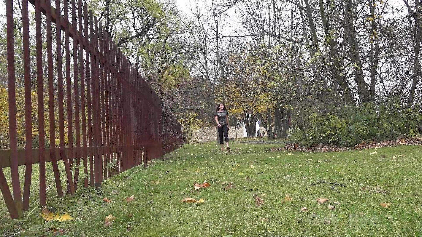 Brunette Babe Valentina Ross Pees In Public Got2pee