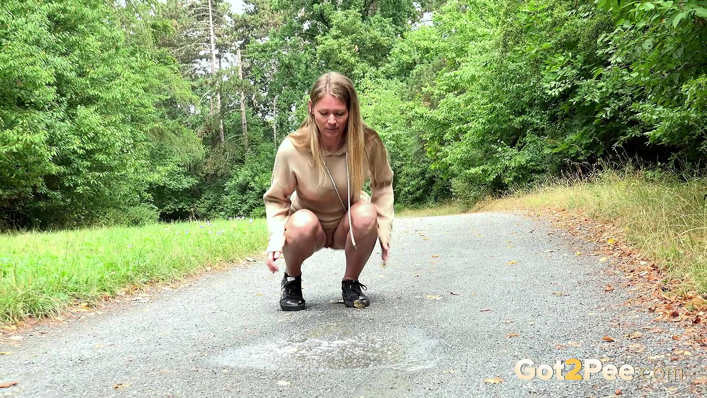 Claudia Macc Relieves Her Piss Desperation Outside Got2pee