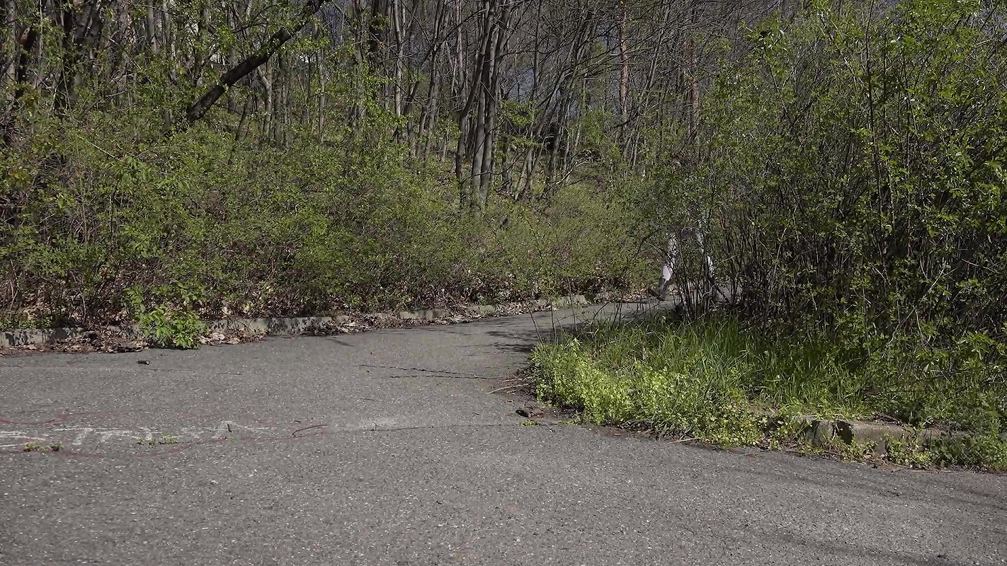 Closeup In Public Got2Pee