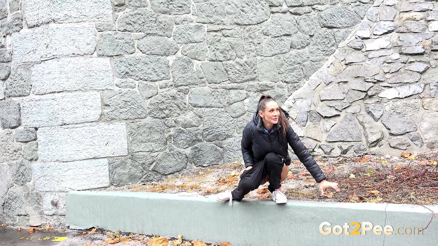 Cynthia Sprays Got2pee