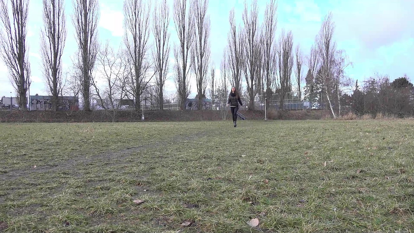 Cynthia Squats 1080p Got2pee