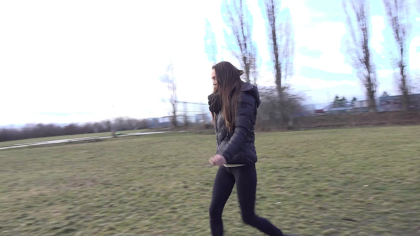 Cynthia Squats 1080p Got2pee