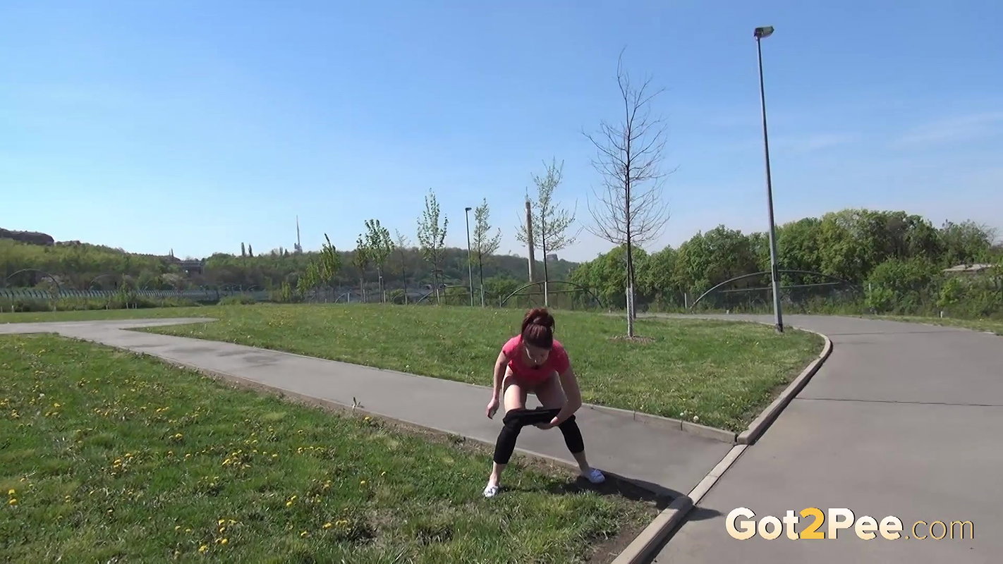 Desperate Jogger 1080p Got2pee Com