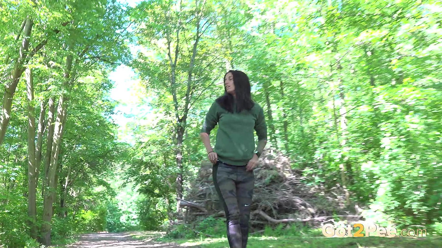 Drizzling On The Path 1080p Got2Pee