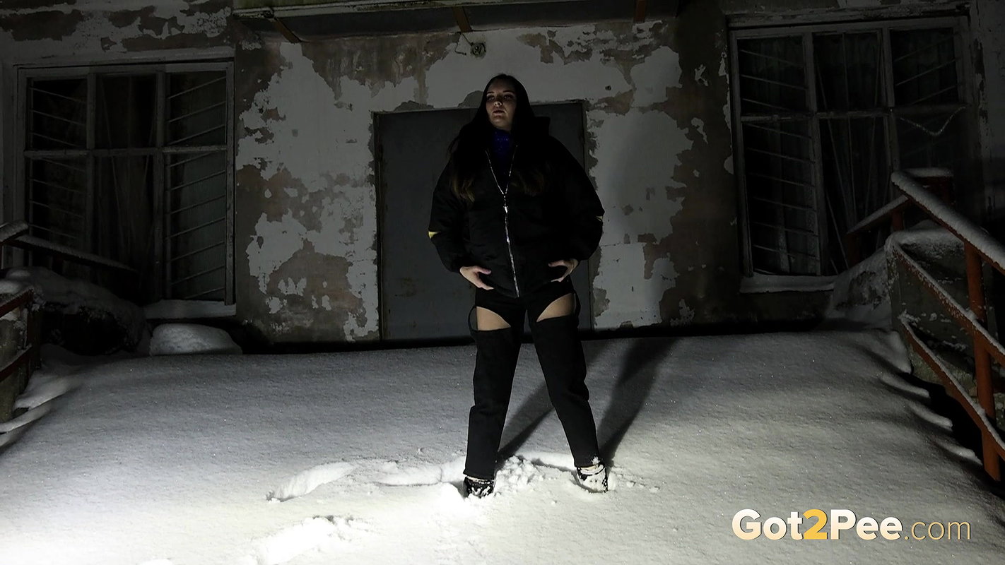 European Babe Squats In Deep Snow To Piss Got2pee
