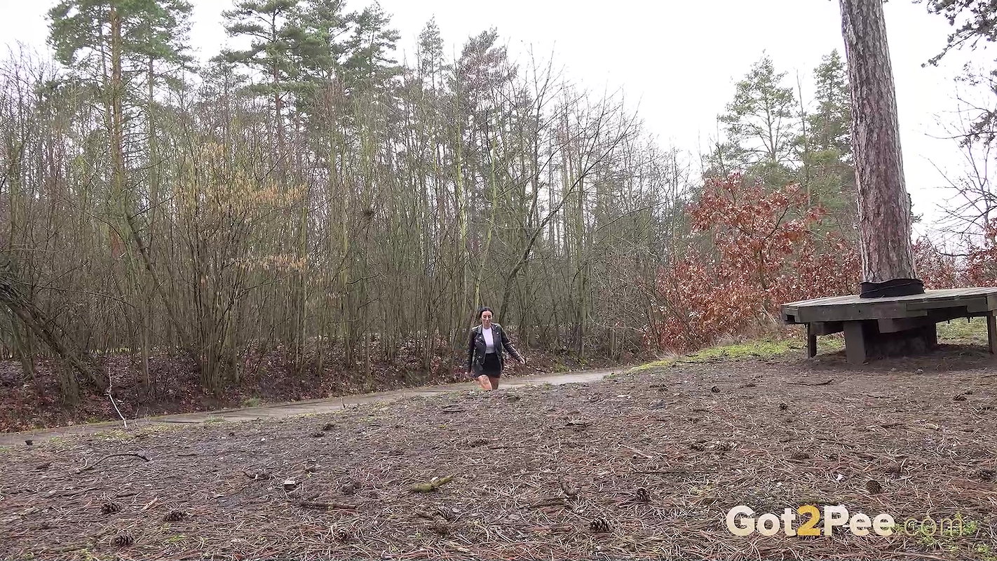 Facing Traffic 1080p Got2pee