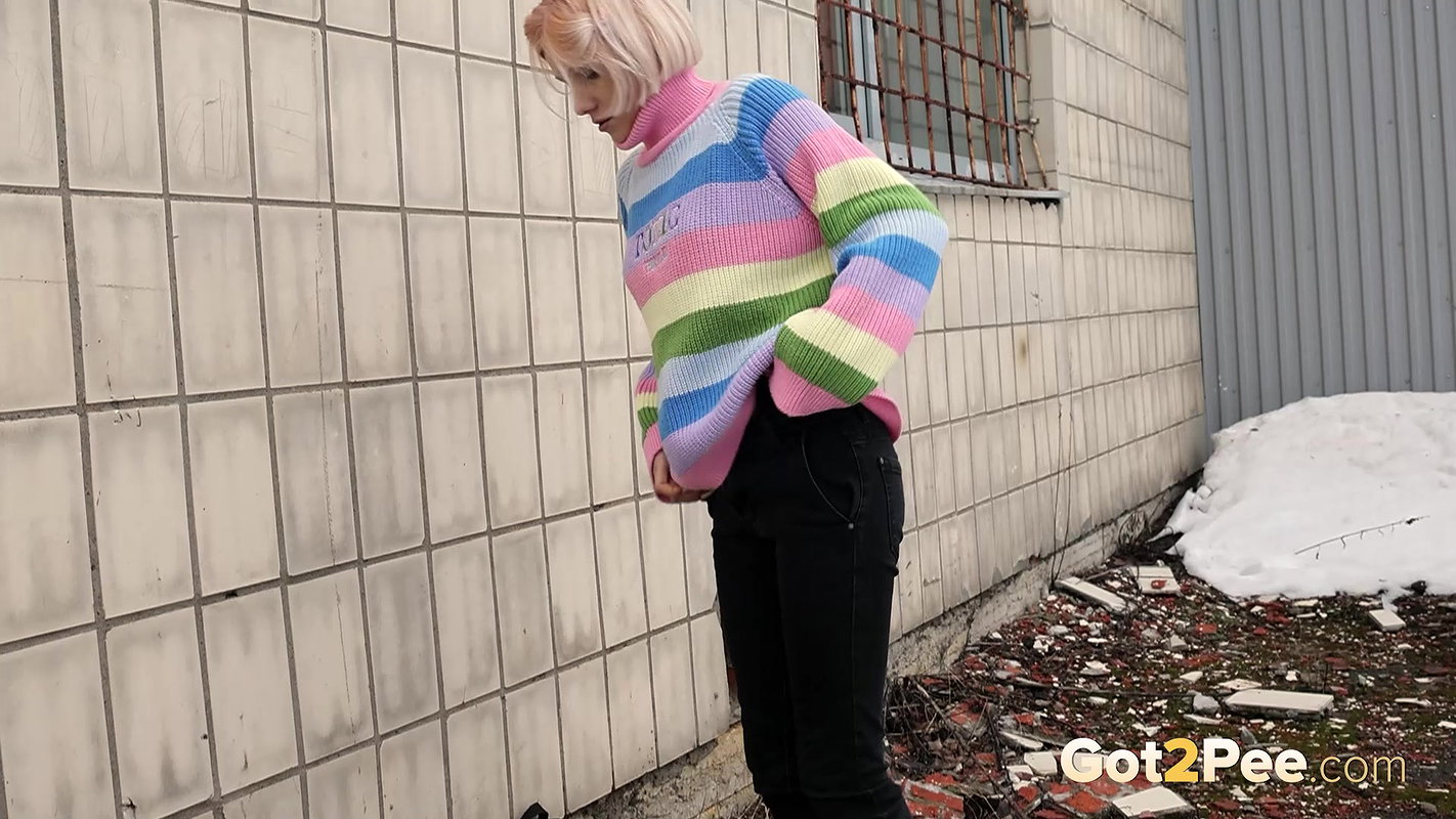 Finding The Spot 1080p Got2pee