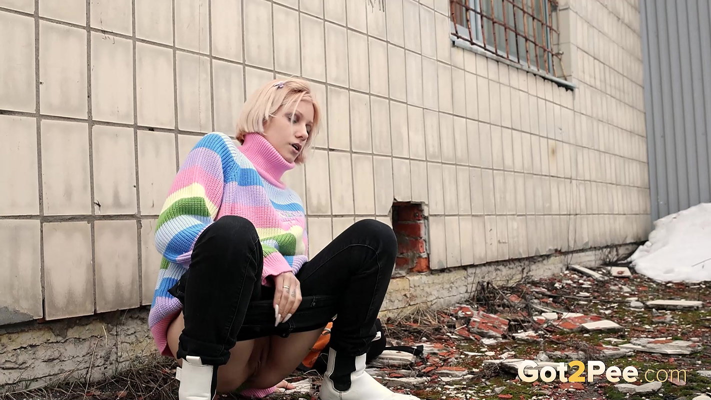 Finding The Spot 1080p Got2pee