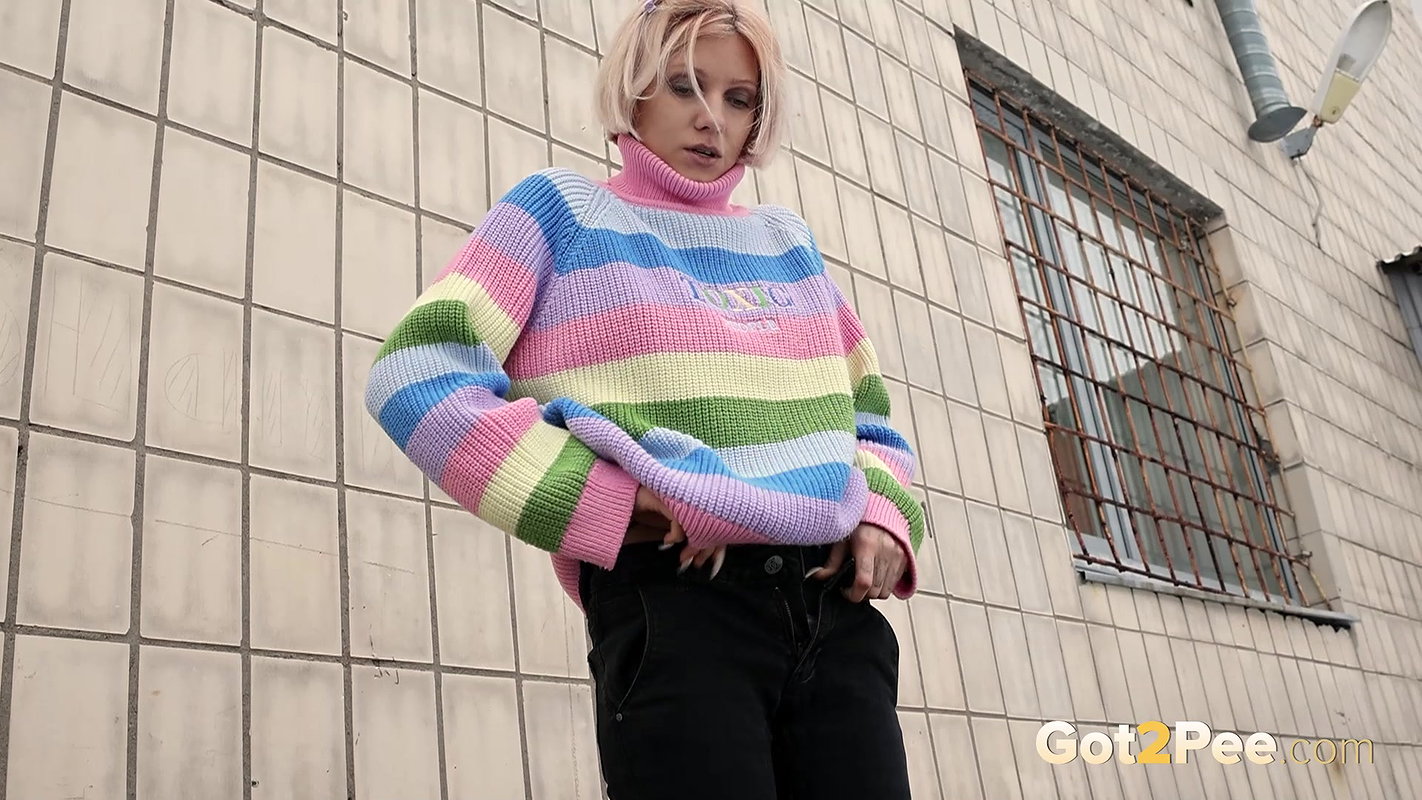 Finding The Spot 1080p Got2pee