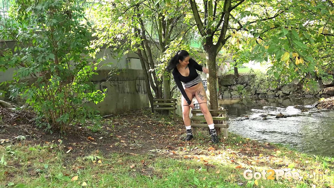 Flowing Down 1080p Got2pee