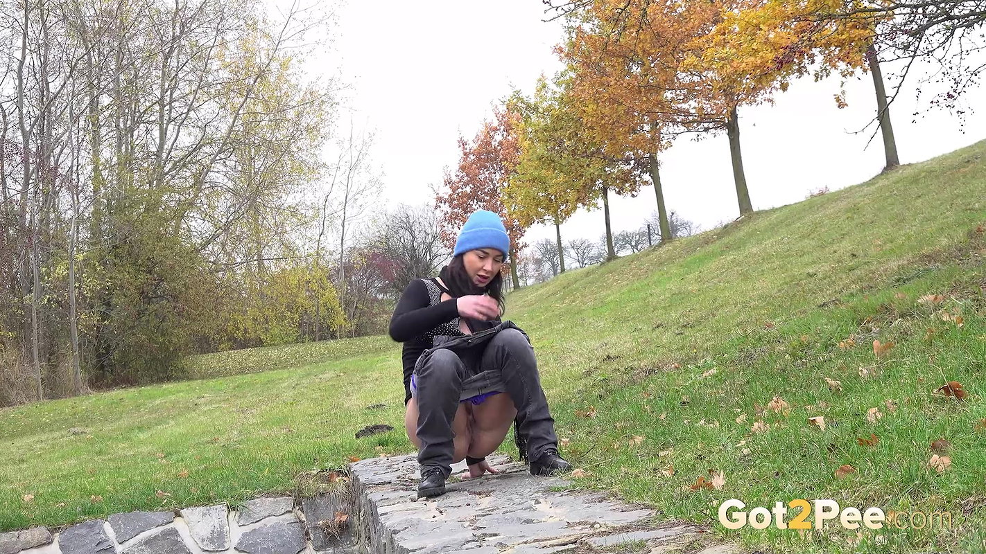 Freya Dee Relieves Her Piss Desperation Outside Got2pee