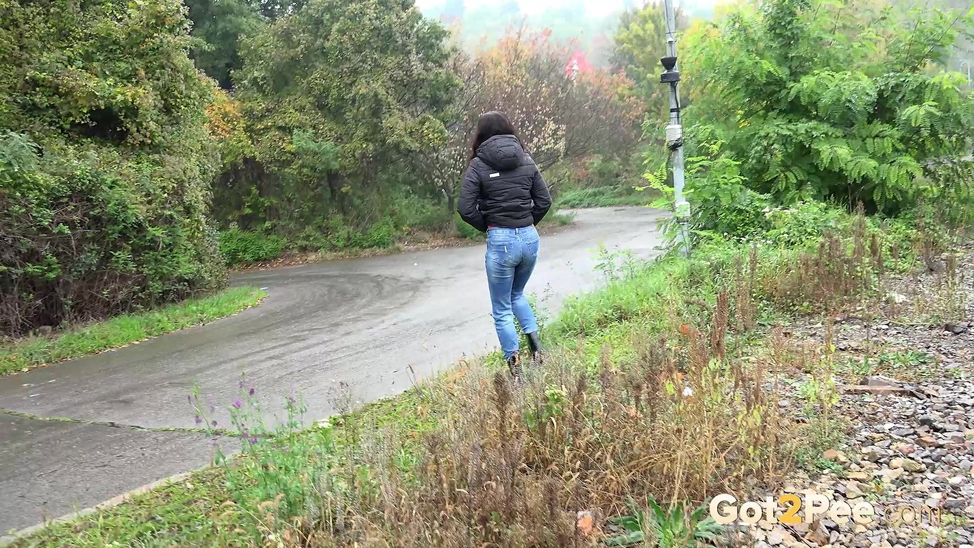 Gravelled Ground Ali B Got2pee