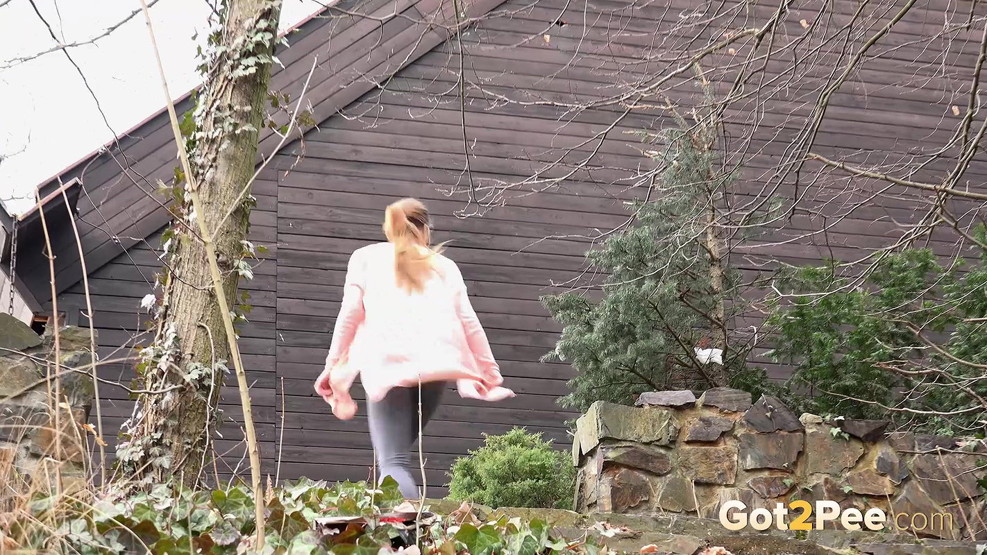 Grey Leggings 1080p Got2Pee