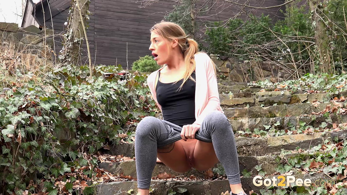 Grey Leggings 1080p Got2Pee