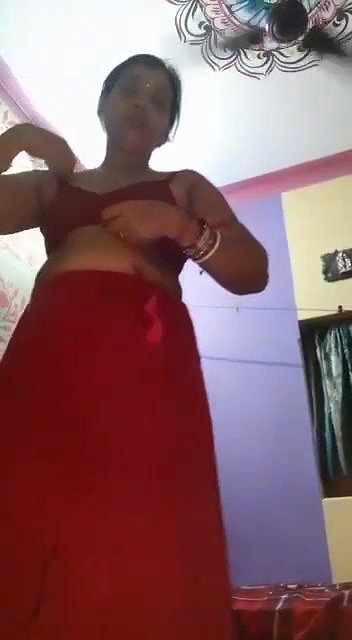Indian Aunty Showing