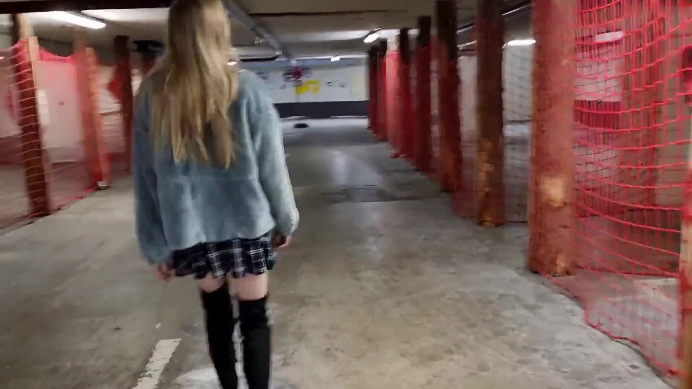 HaneyNanny Pippi Spontan im Parkhaus