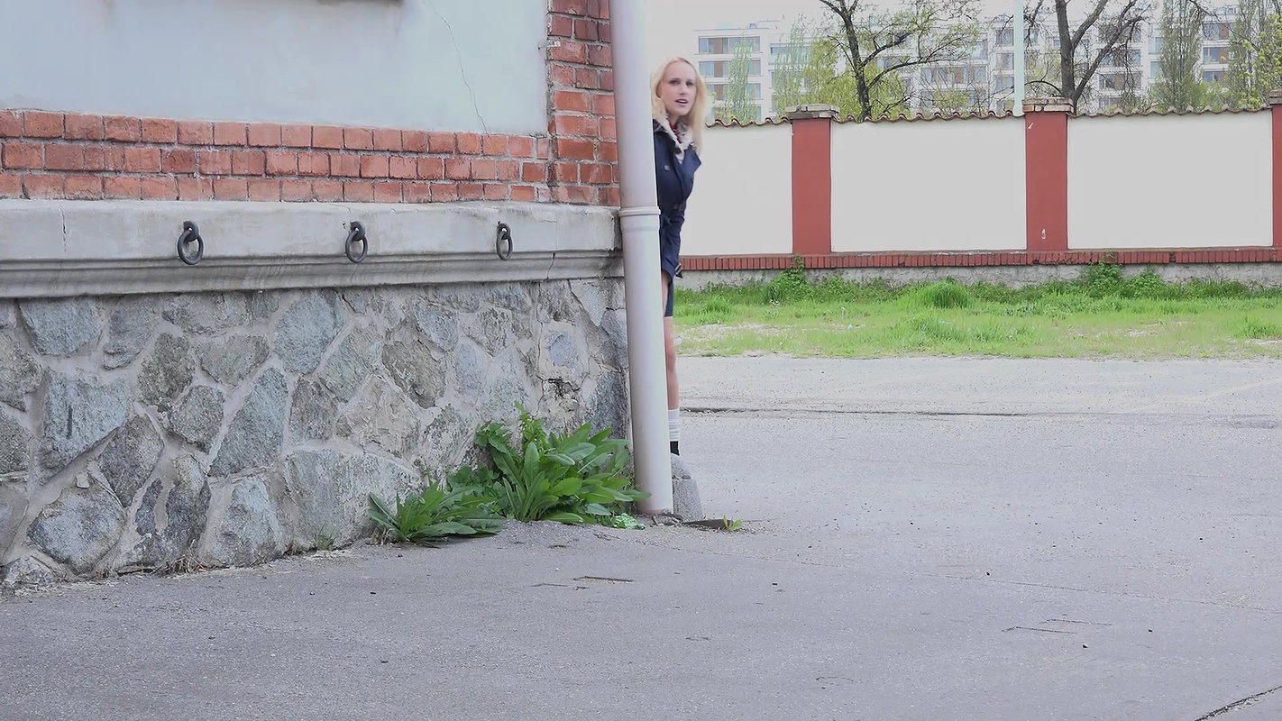 Holding On 1080p Got2Pee