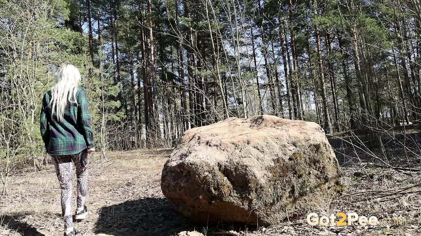 Hot Blonde Squats By A Road To Piss Outside Got2pee