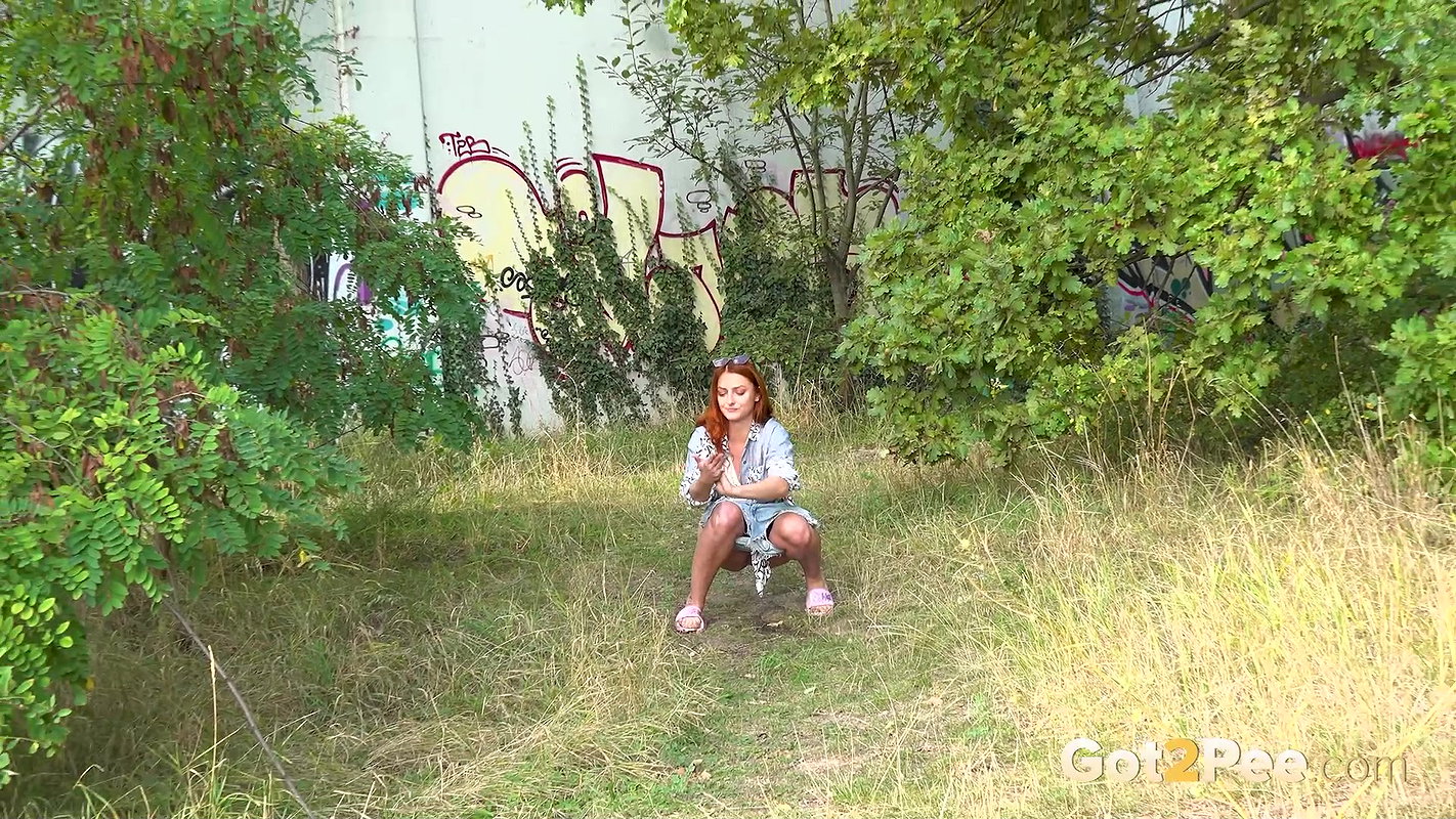 Katy Keeps Lookout 1080p Got2Pee