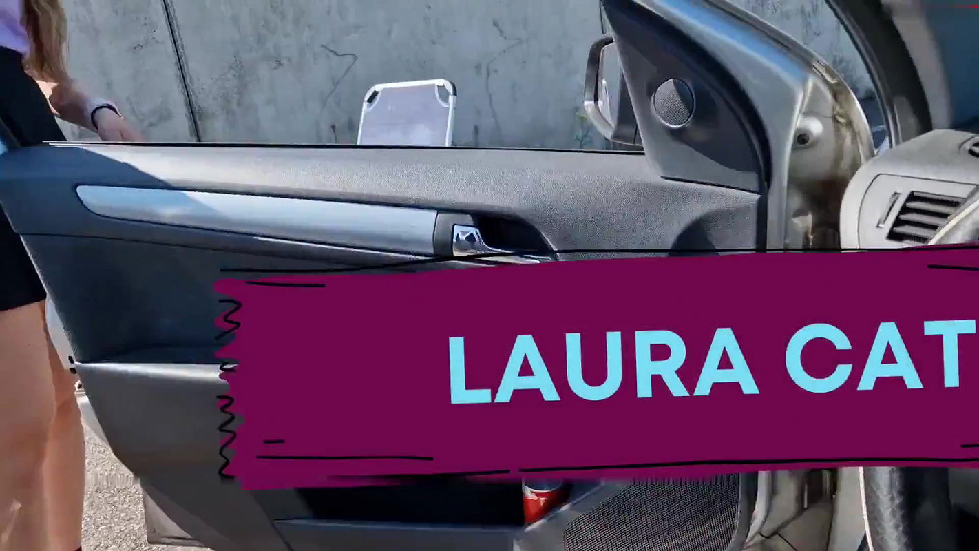 Laura Cat Piss Go Abk hlung bei hei em Wetter