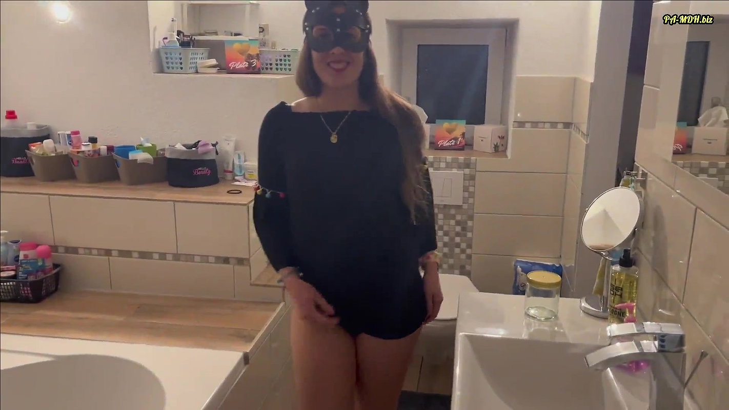 Laura Cat PISSE versenden f r User Eine ordentliche Ladung Natursekt