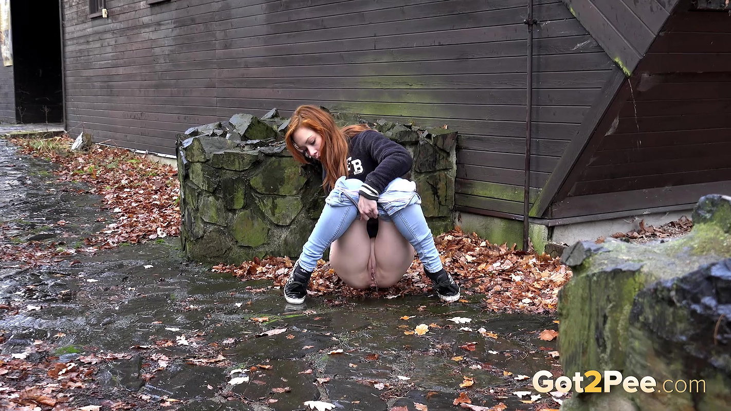 Looking Down 2 1080p Got2Pee mp4
