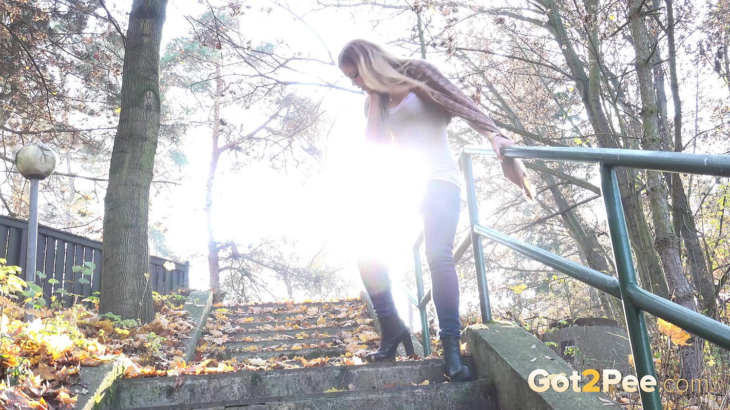 Messy Spray 1080p Got2Pee Com