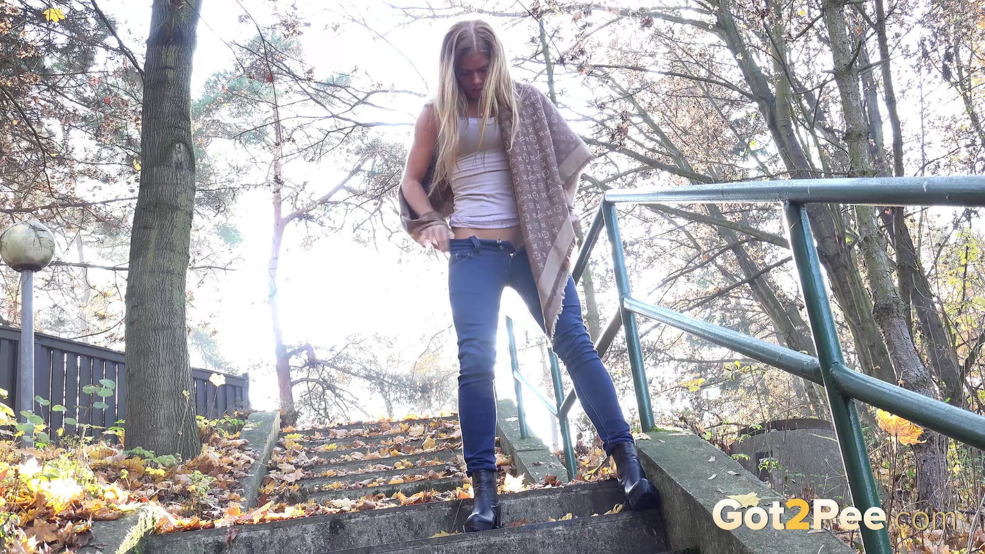 Messy Spray 1080p Got2Pee Com