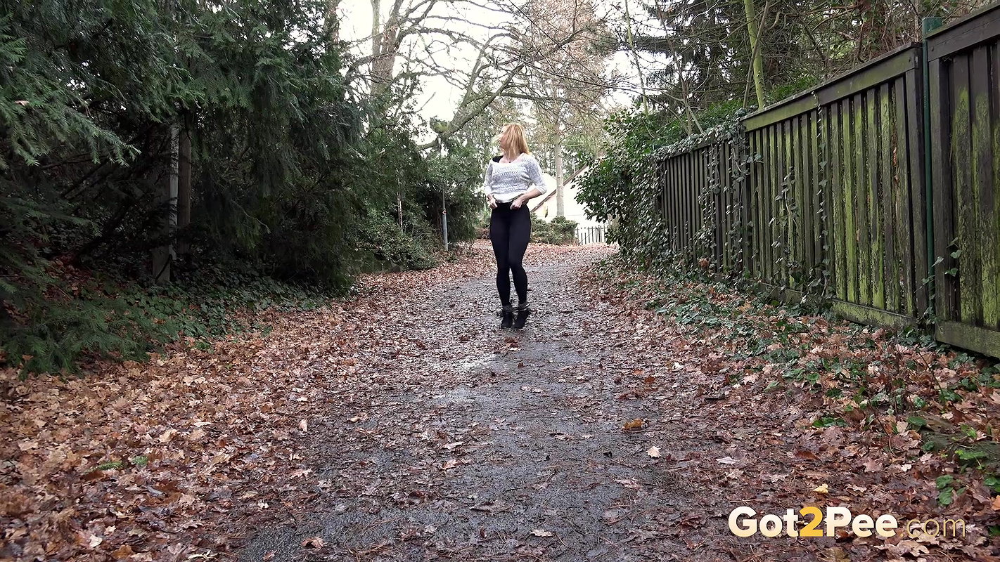 Muddy Puddle 1080p Got2Pee mp4