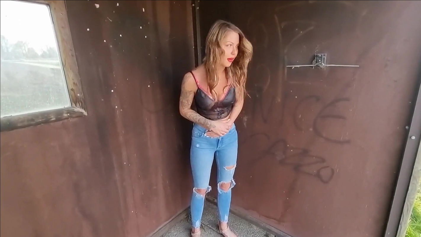 na Lexx Wie konnte das passieren An der Bushalte in die Hose gemacht