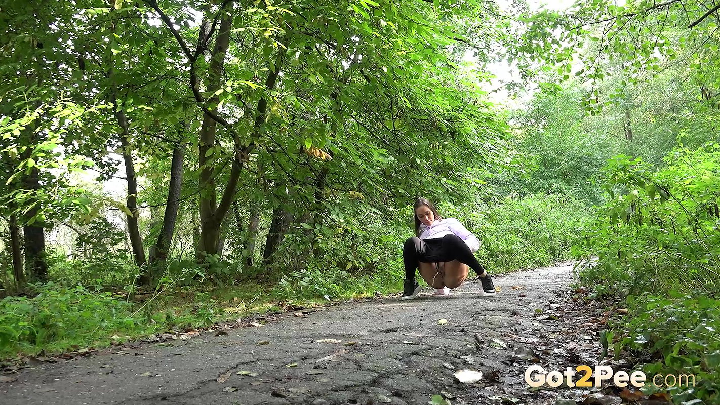 Naomi Benet Squats And Enjoys A Messy Pee Got2pee