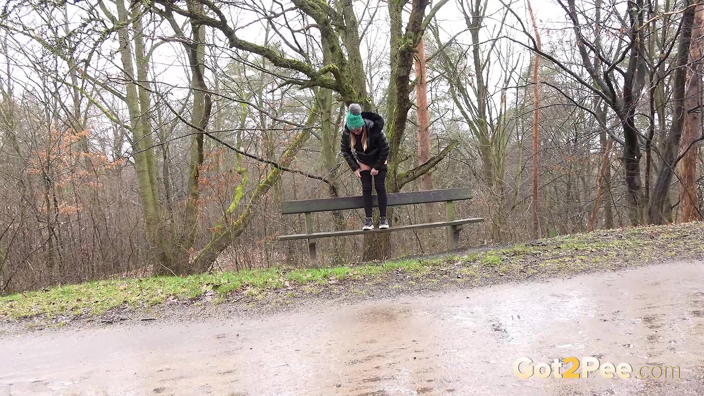 Naomi Benet Squats On A Bench To Piss Outside Got2pee