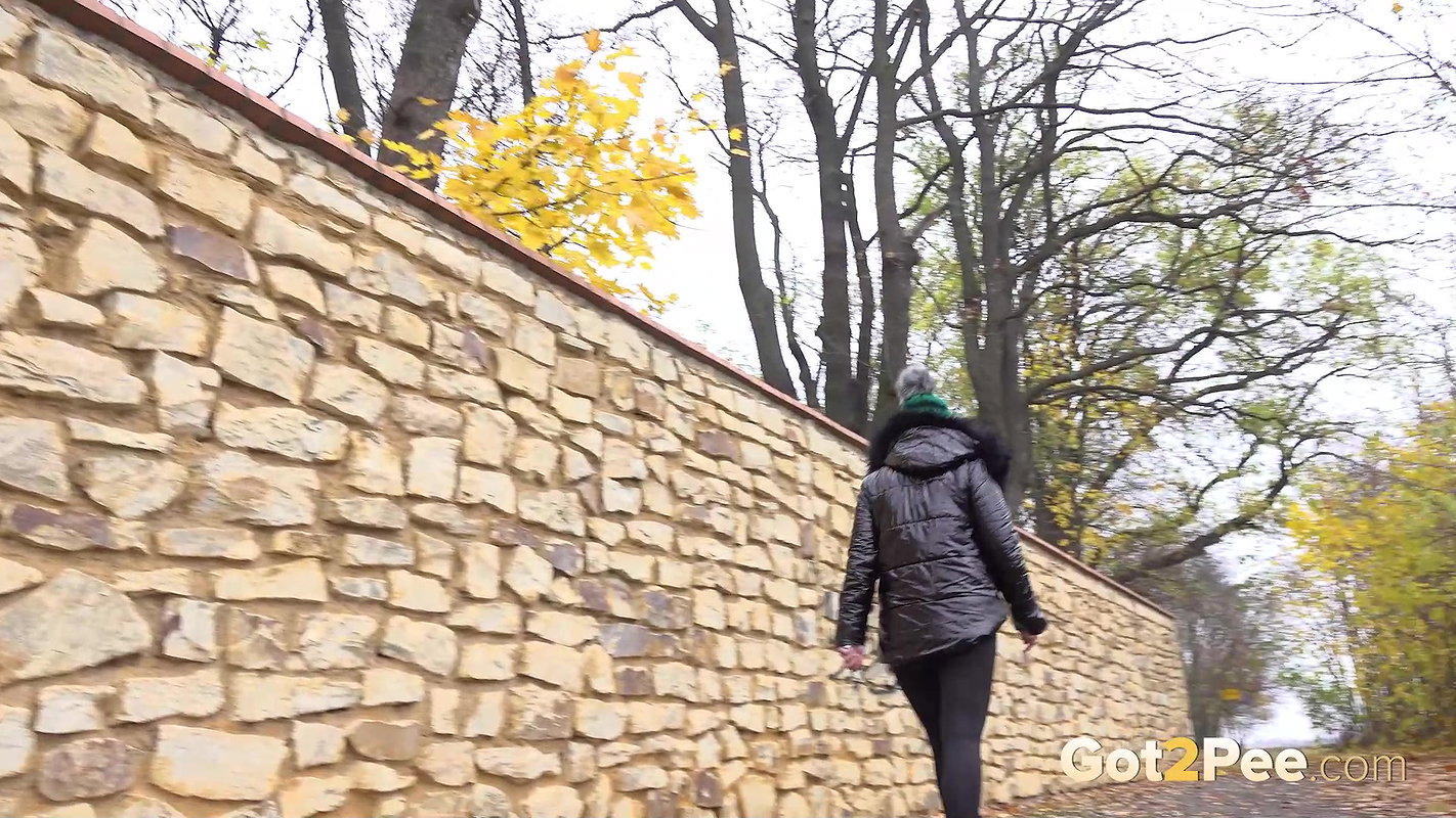 Naomi Benet Squats To Piss Outside In Suburbs Got2pee