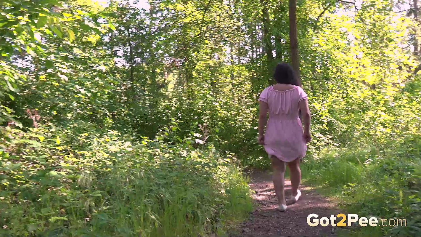 Natural and Hairy Got2Pee