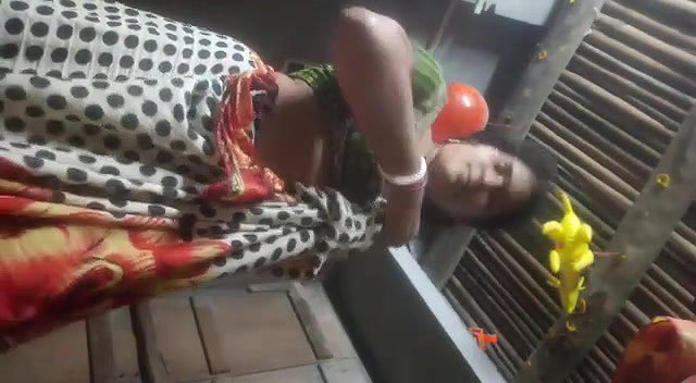 Village unsatisfied bhabhi fingering