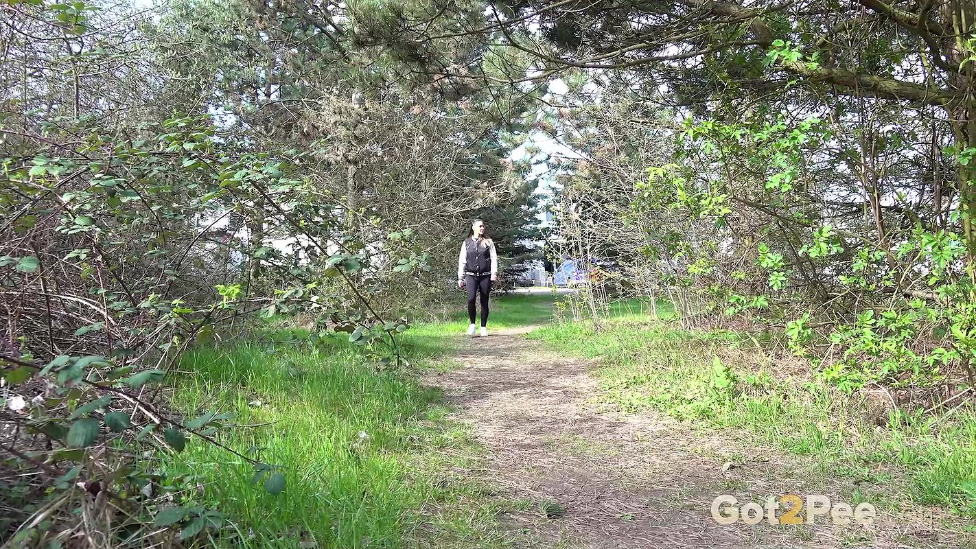 On The Ground 1080p Got2pee