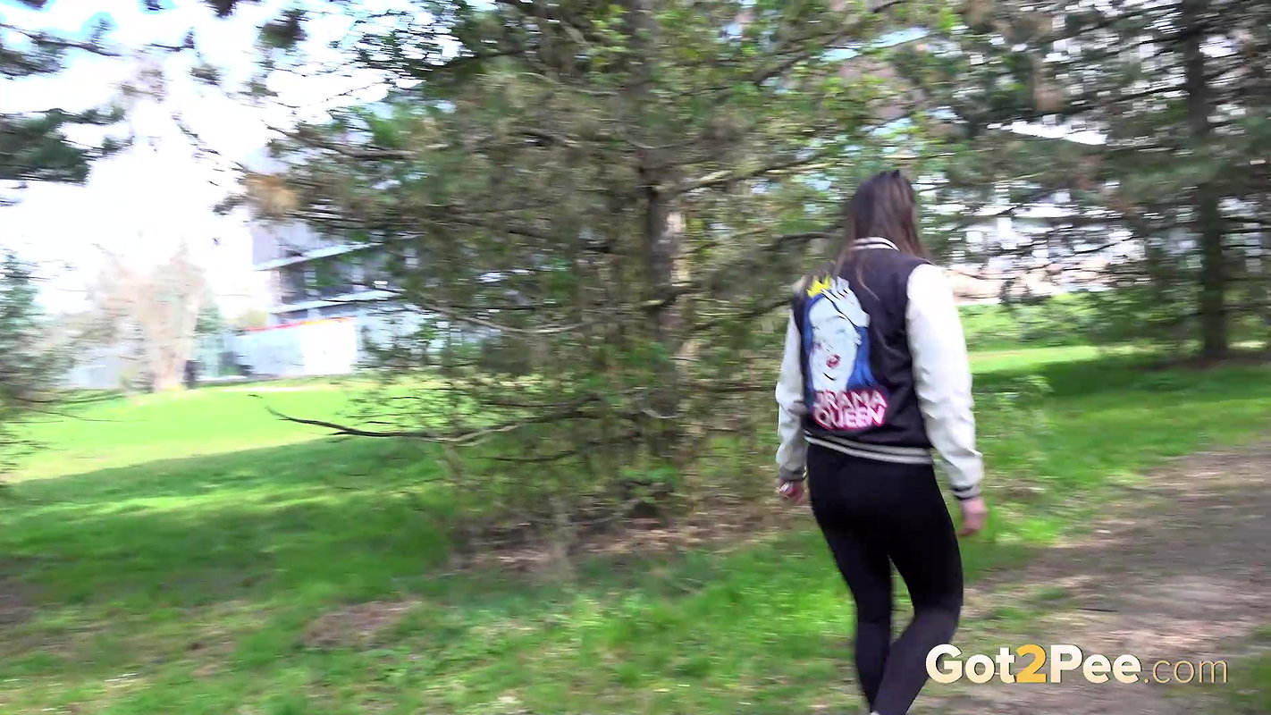 On The Ground 1080p Got2pee