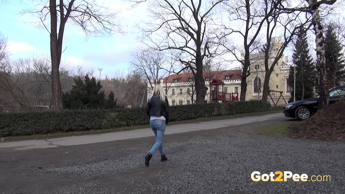 On The Lookout 1080p Got2pee Com