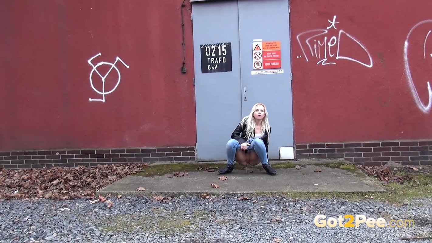 On The Lookout 1080p Got2pee Com