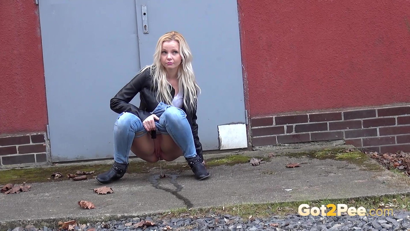 On The Lookout 1080p Got2pee Com