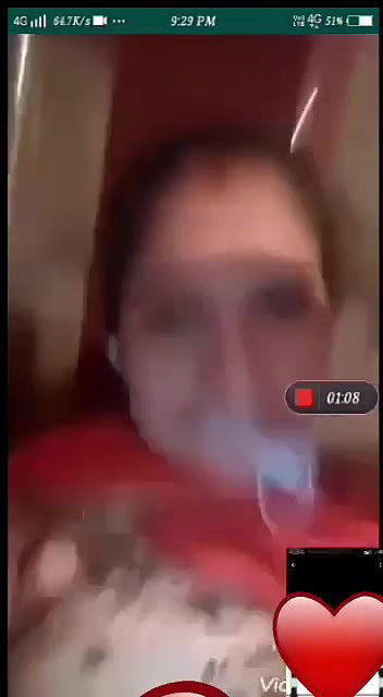 Beautiful bhabhi showing to lover