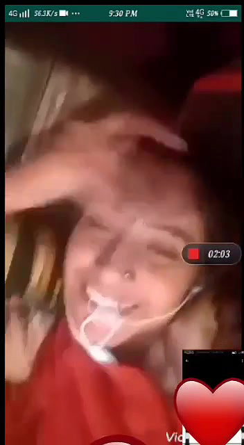 Beautiful bhabhi showing to lover