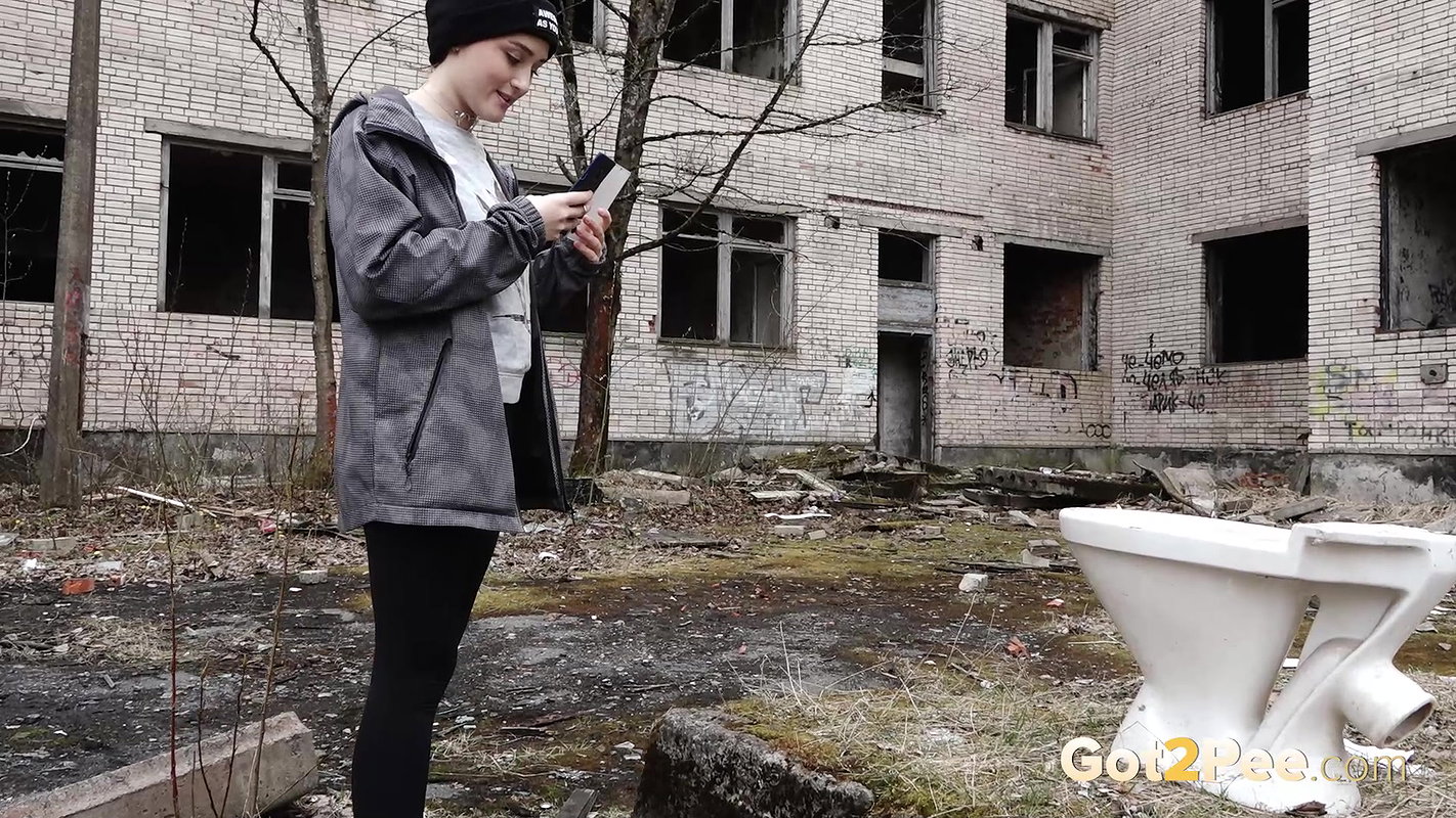 Outdoor Toilet 1080p Got2Pee Com